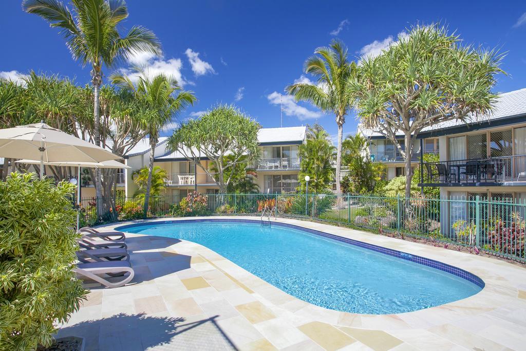 Beach Breakers Resort Sunrise Beach Exterior photo